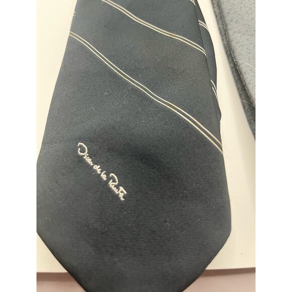 Set of 2 Oscar de la Renta Ties - Picture 3 of 5